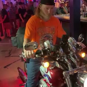 Meet your Posher, Martin joe